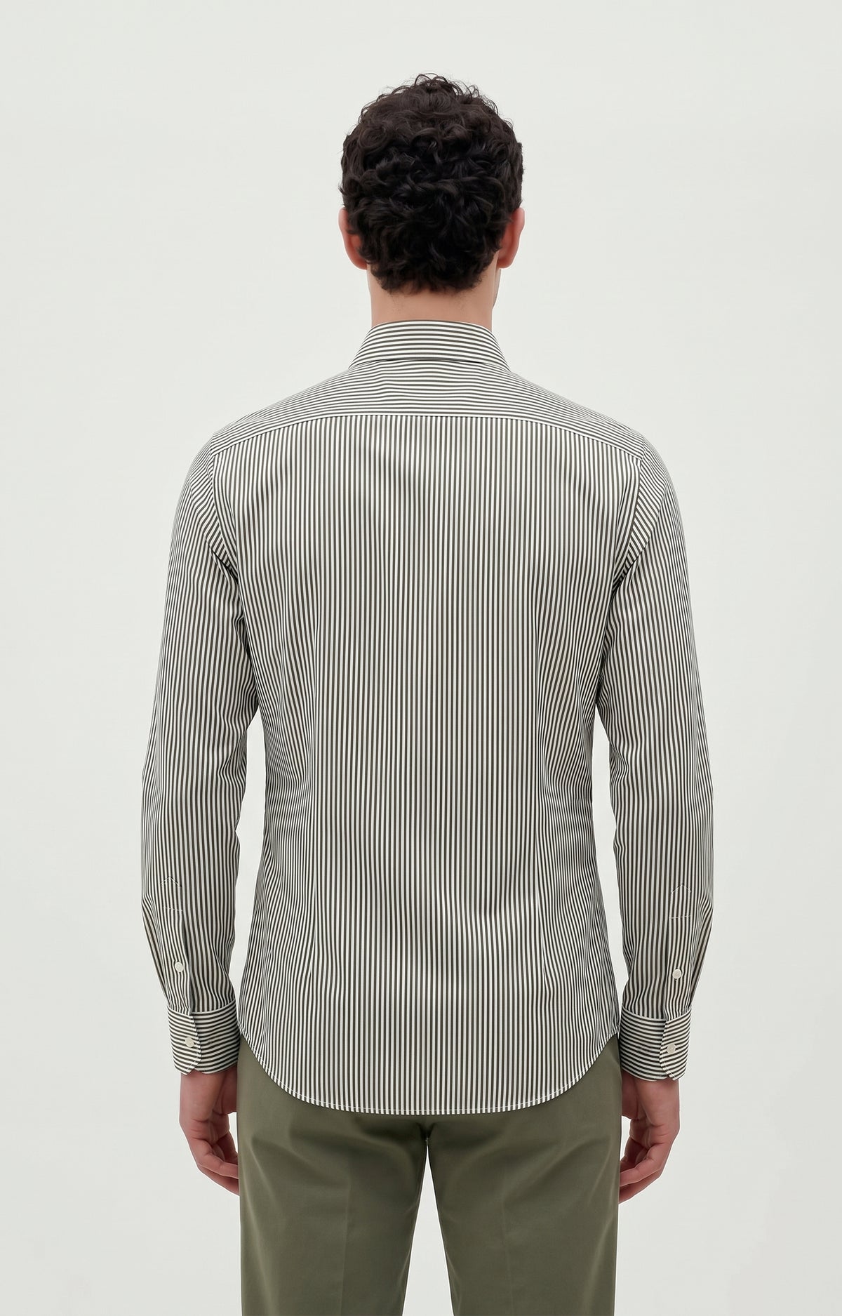 Camicia rigata con contrasti interno lista,  polsi e profilo cannoncina  in tinta unita