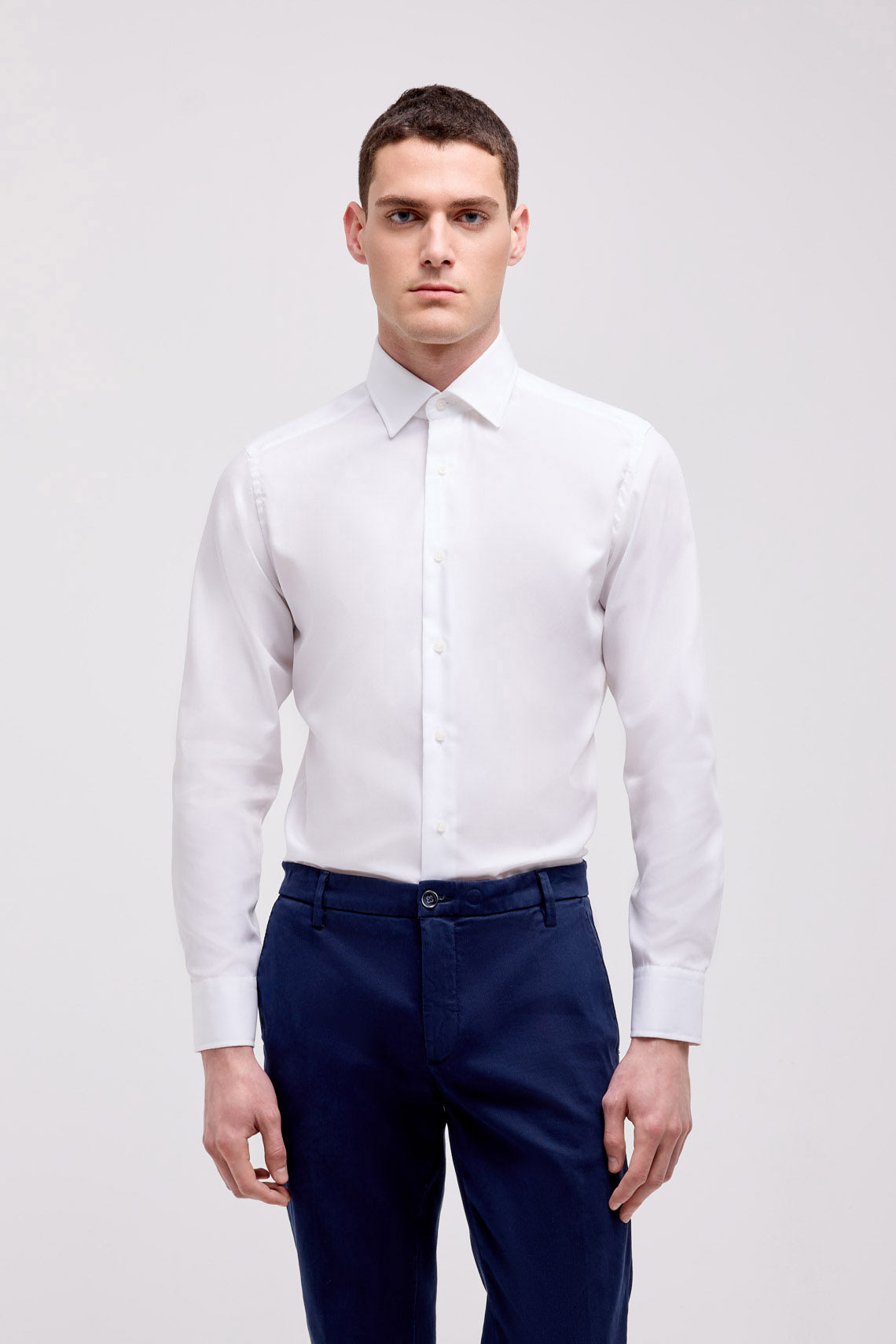 Camicia no stiro in 100% cotone con collo semifrancese
