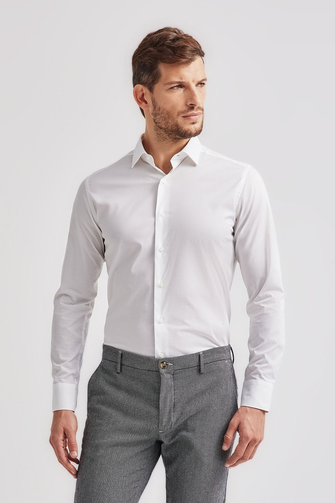 Camicia in tessuto popeline stretch con collo semifrancese