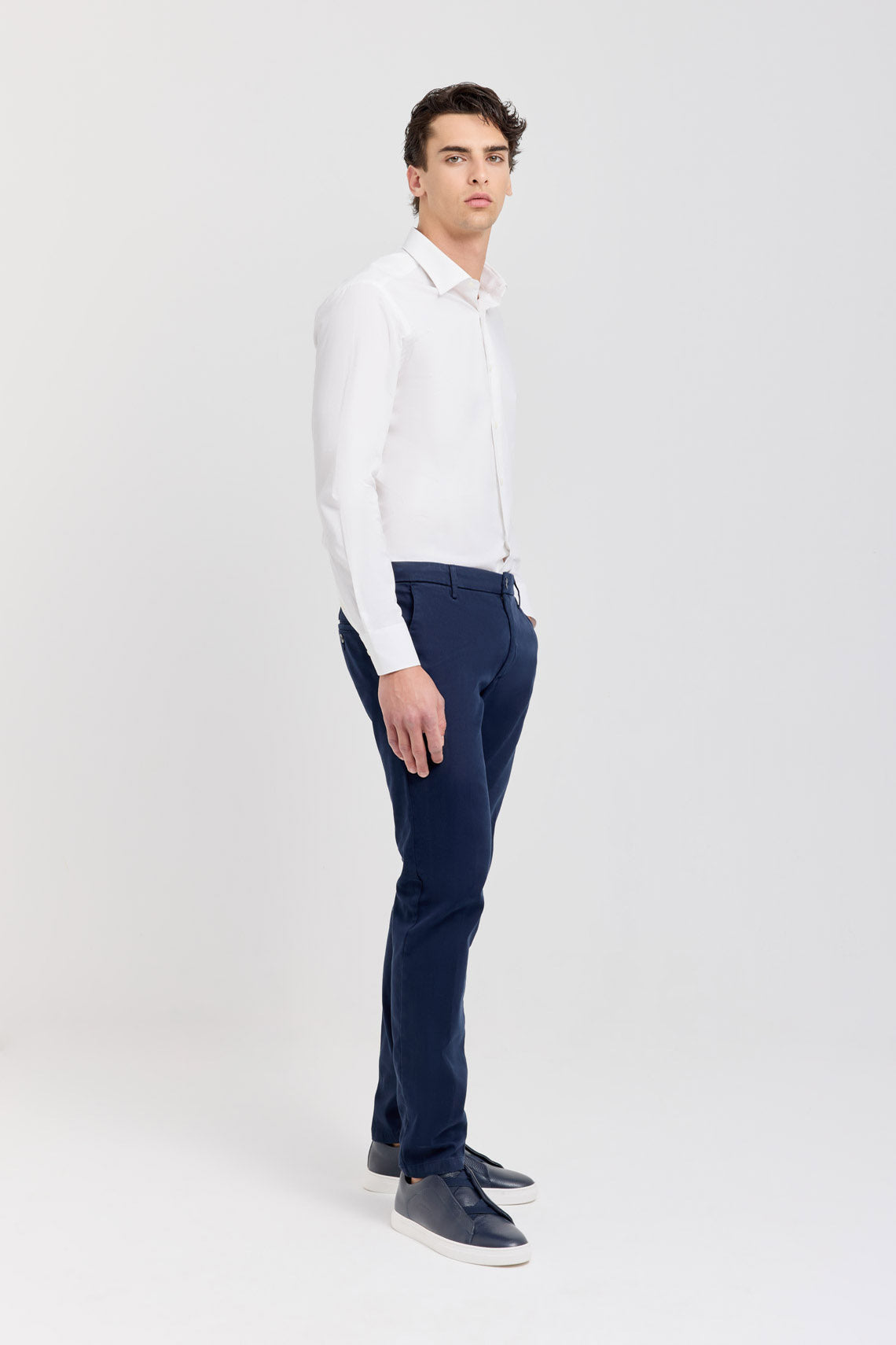 Camicia in popeline stretch con collo semifrancese piccolo custom fit