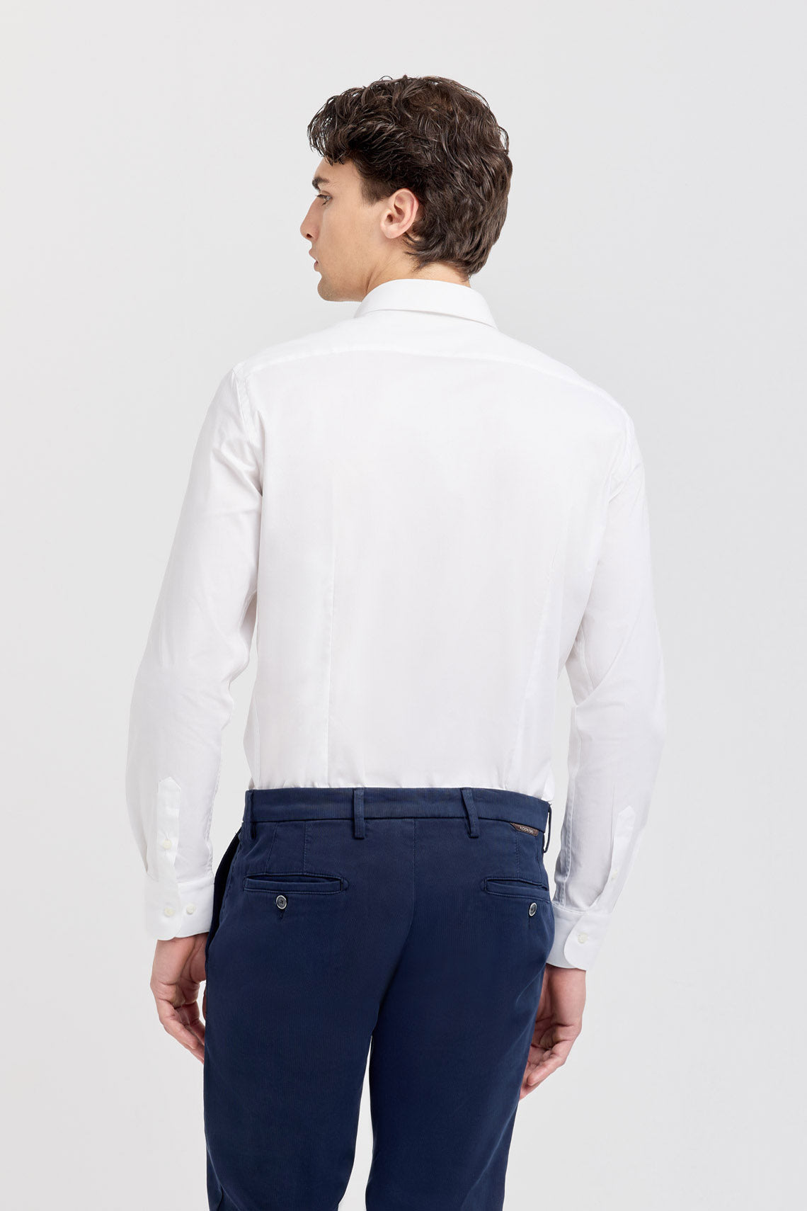 Camicia in popeline stretch con collo semifrancese piccolo custom fit