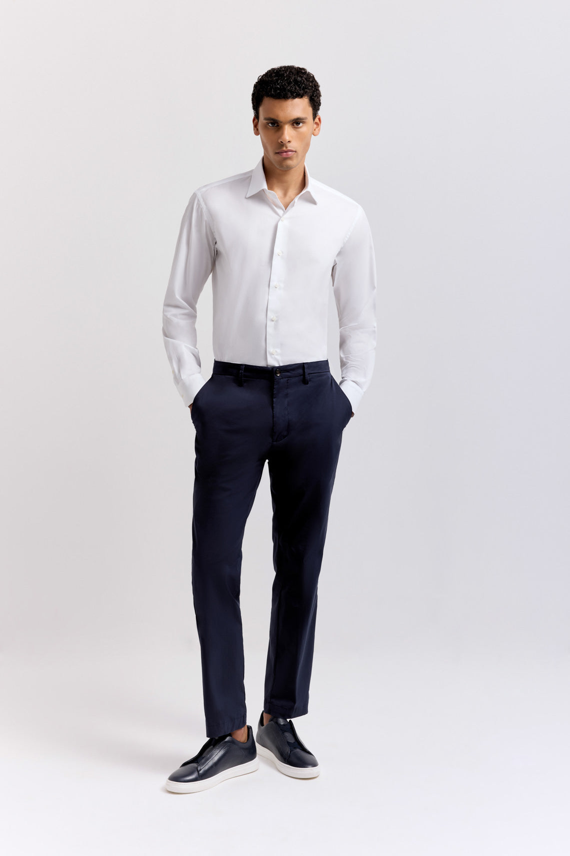 Camicia in tessuto twill con collo semifrancese