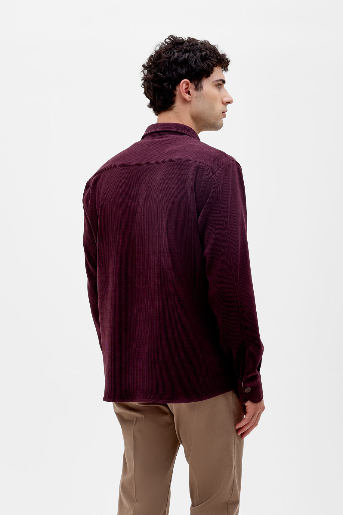 Overshirt  tinta unita, 2 tasche a toppa con pattina sul davanti
