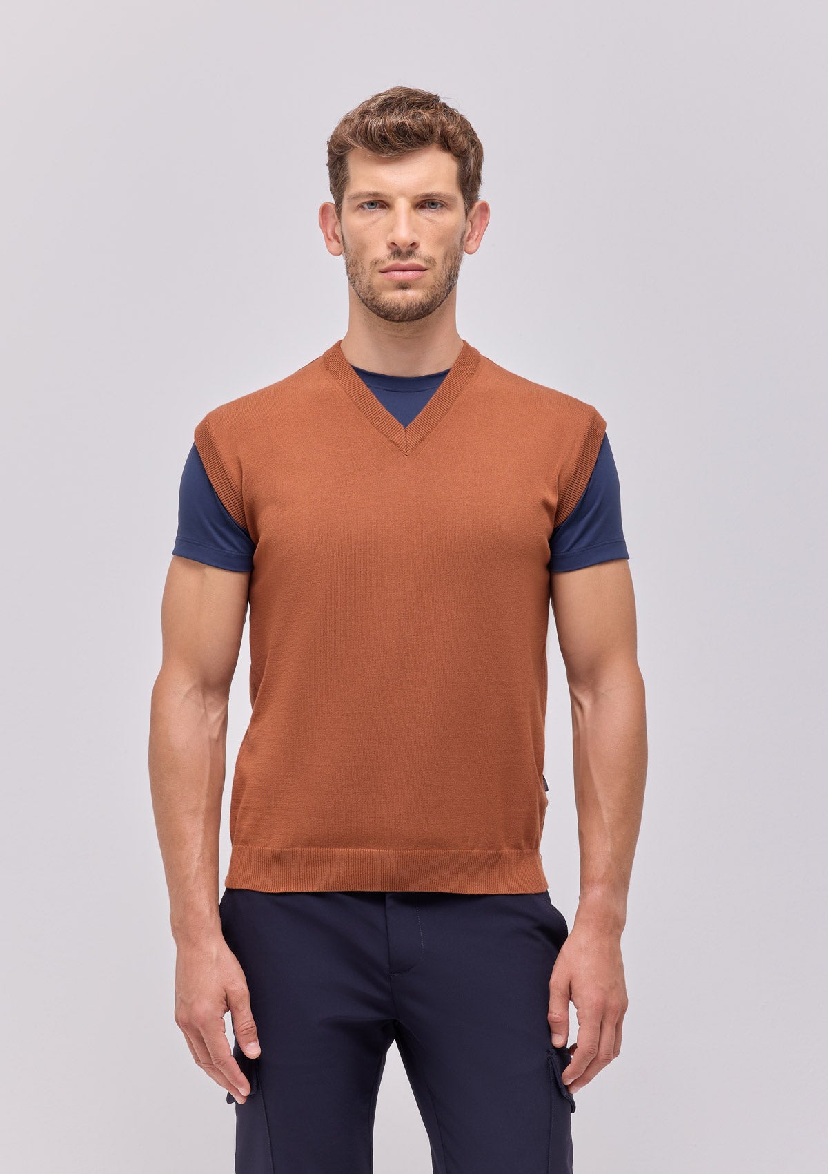 MAGLIA GILET SCOLLO V MATTONE |4854|