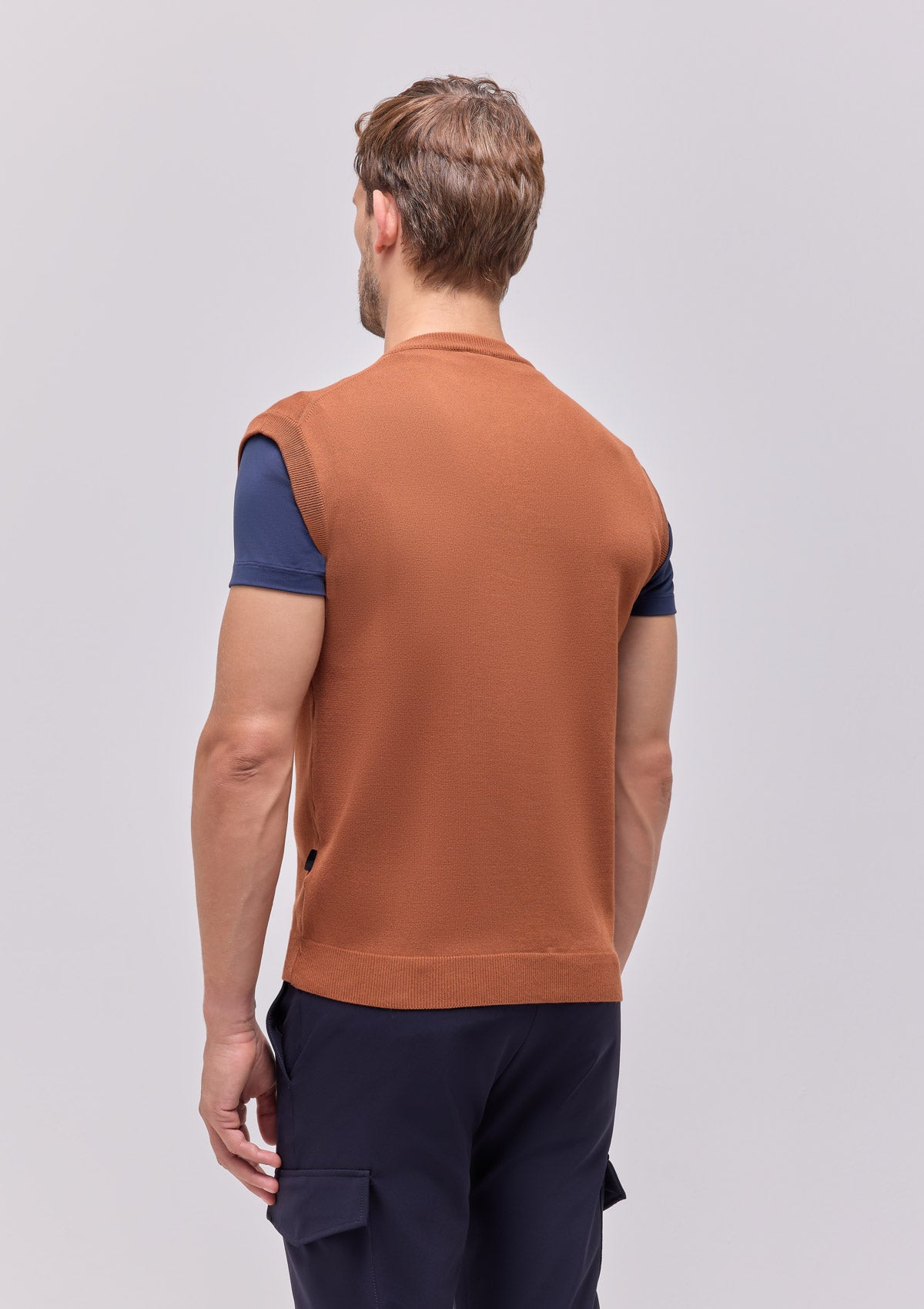 MAGLIA GILET SCOLLO V MATTONE |4943|