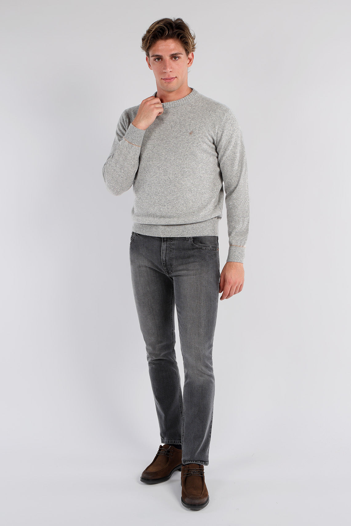 100% pure carded shaved wool crewneck sweater regular fit