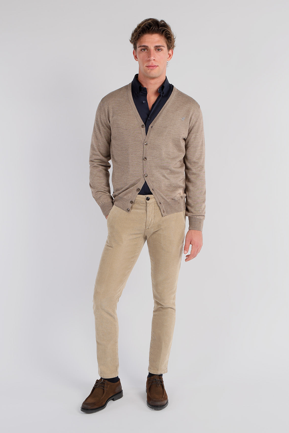 Button cardigan in combed wool regular fit