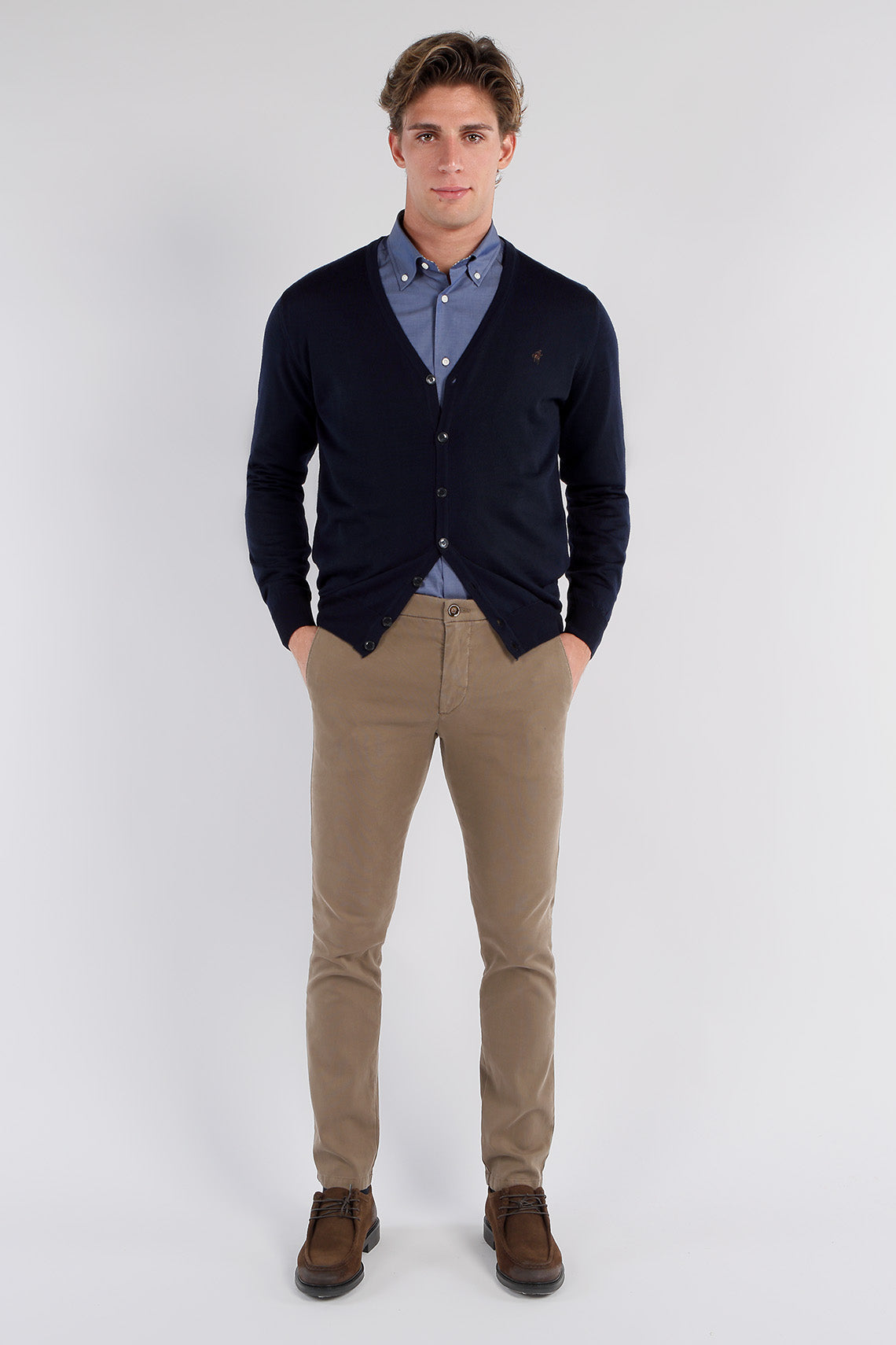 Button cardigan in combed wool regular fit