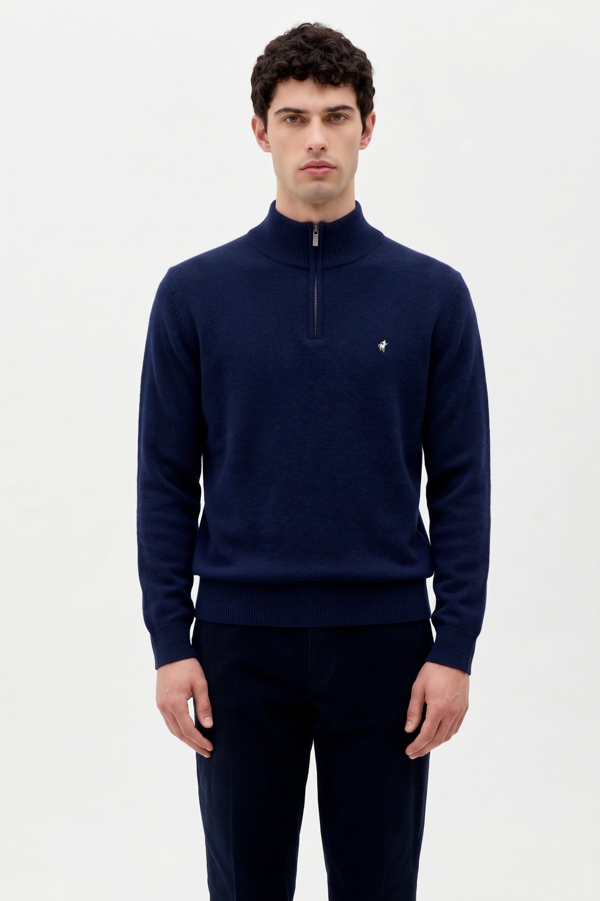 Maglia lupetto in Lambswool con toppe in alcantara