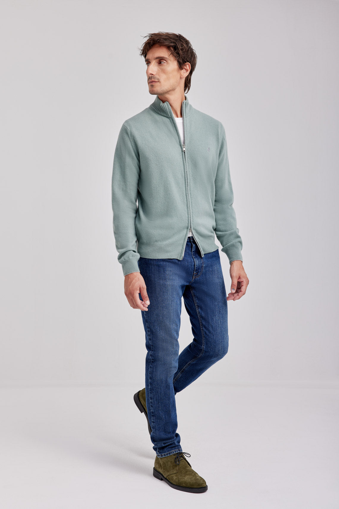 Full zip cardigan in 100% pure carded wool regular fit