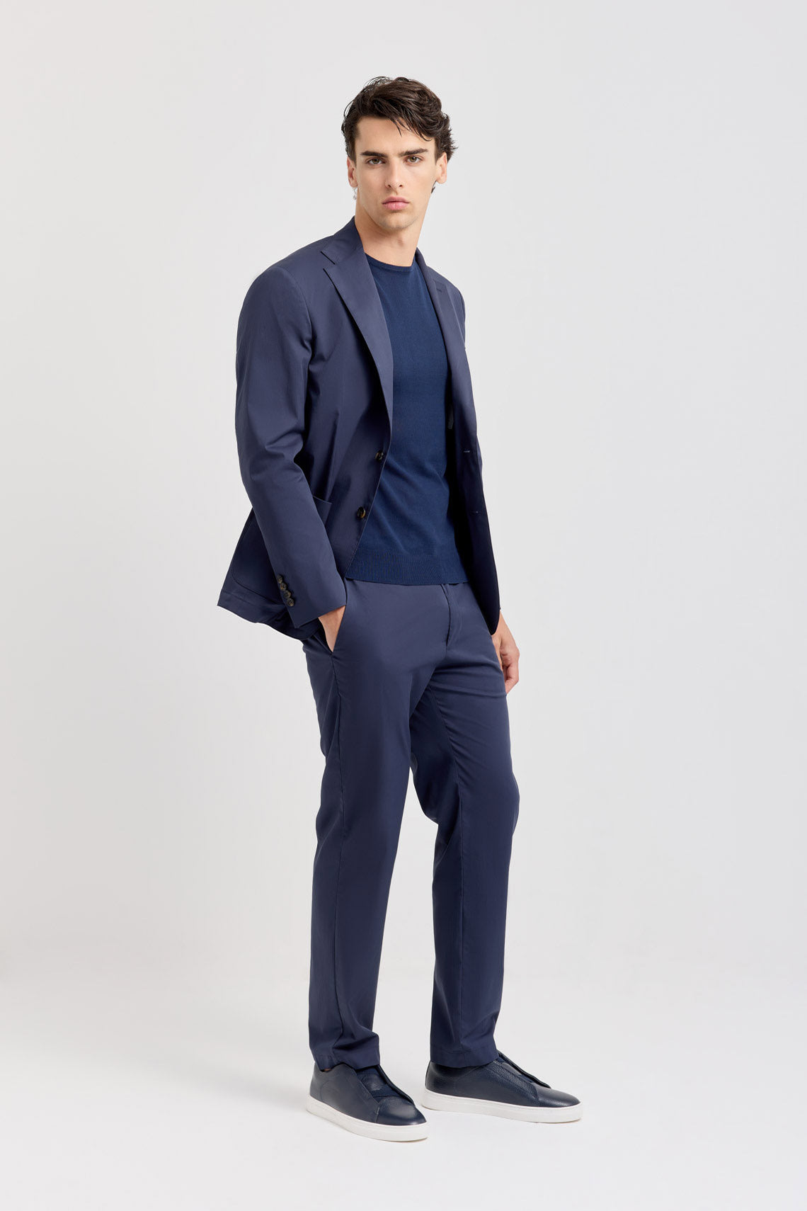 GIACCA DUE BOTTONI CON SPACCHIO LATERALI IN POPELINE TECNICO