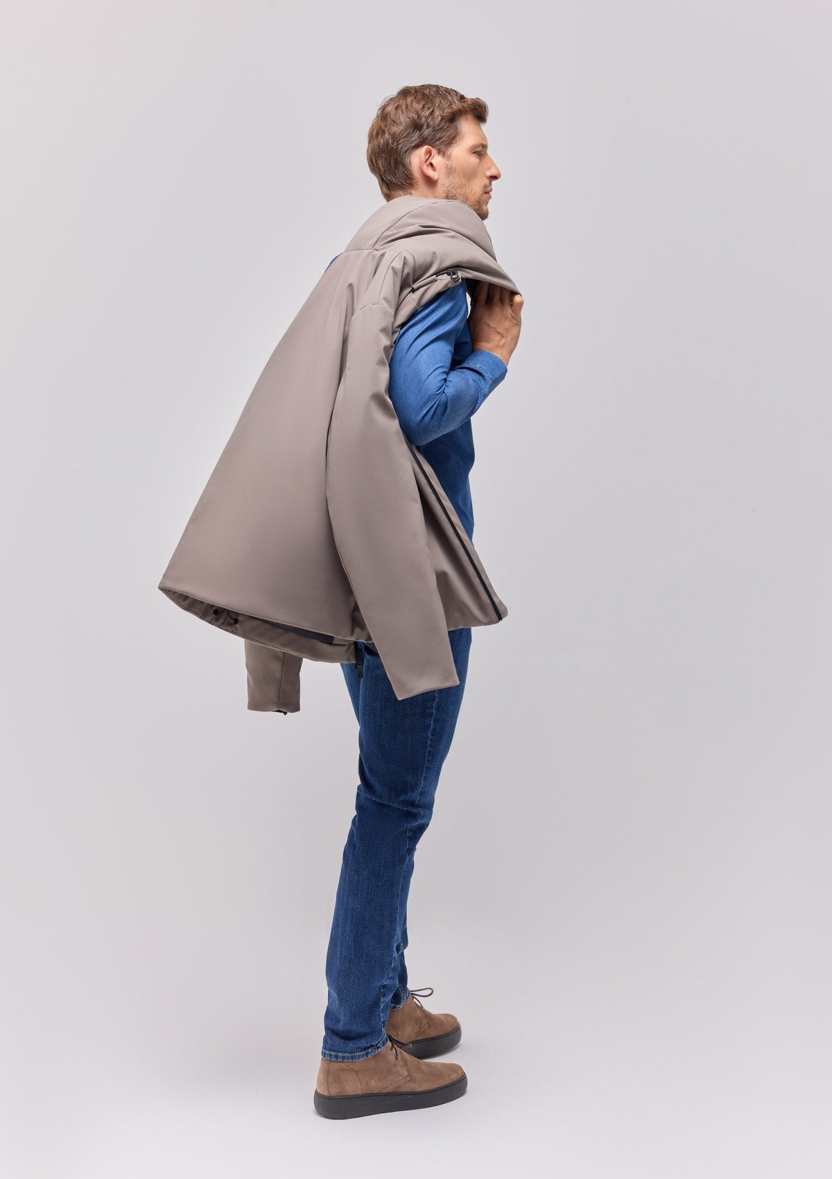 Short padded parka in techno stretch detachable hood