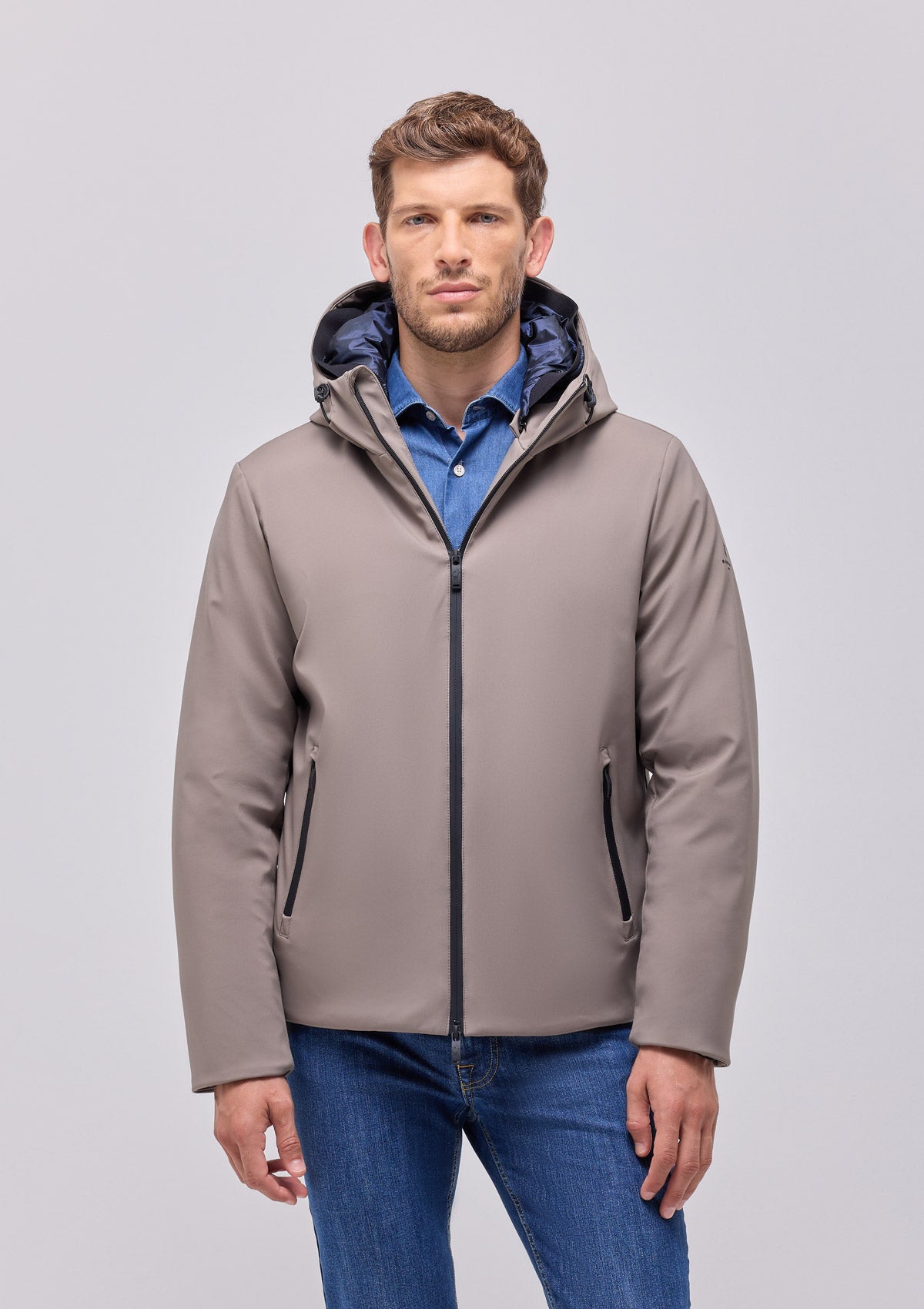 Short padded parka in techno stretch detachable hood