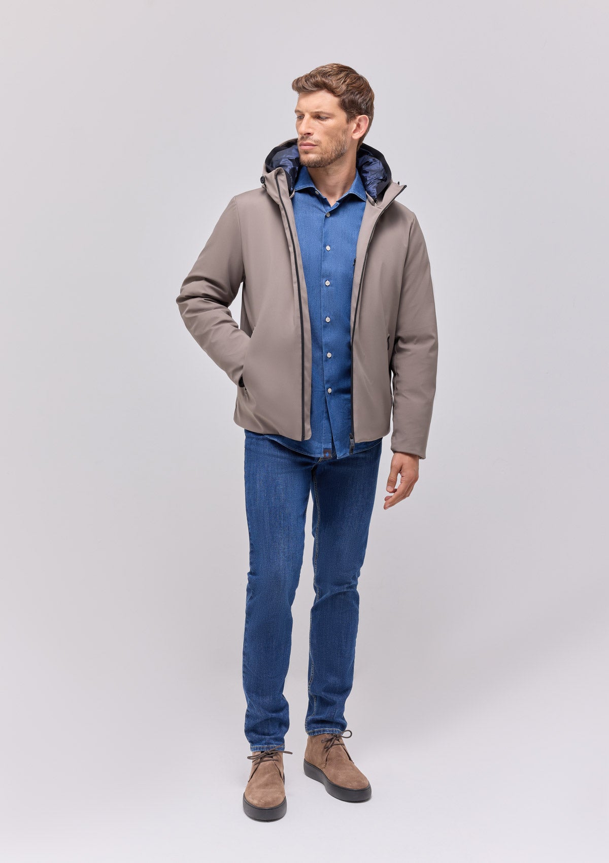 Short padded parka in techno stretch detachable hood