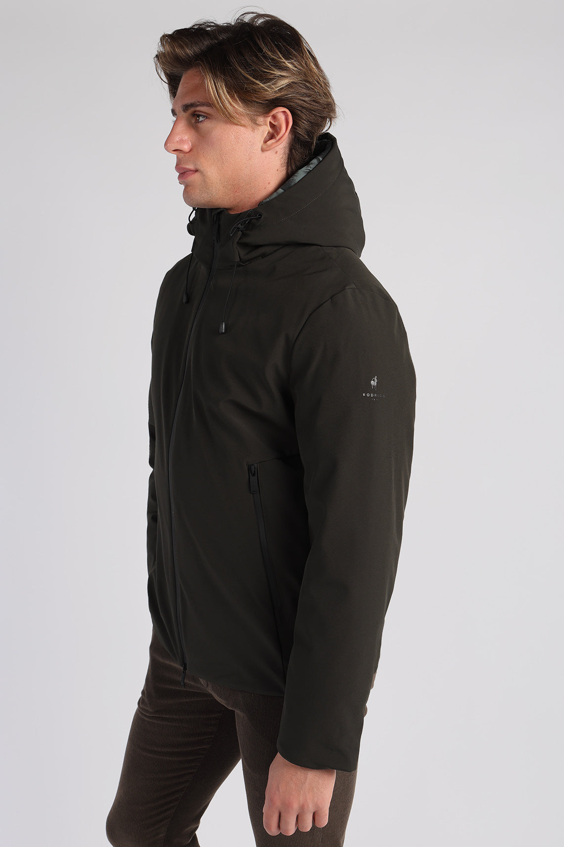 Giubbotto in poly-stretch cappuccio con imbottitura staccabile custom fit