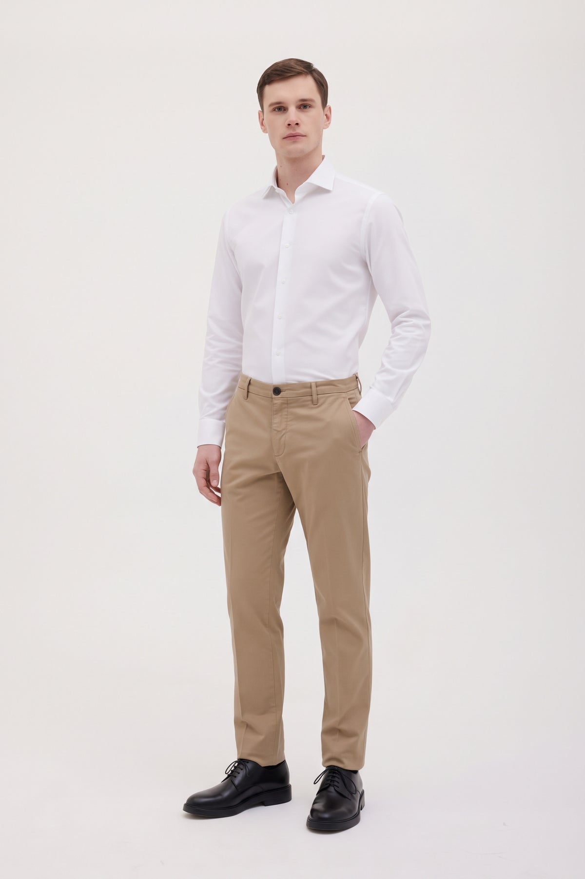 Pantalone chino in gabardina stretch tinto capo slim fit