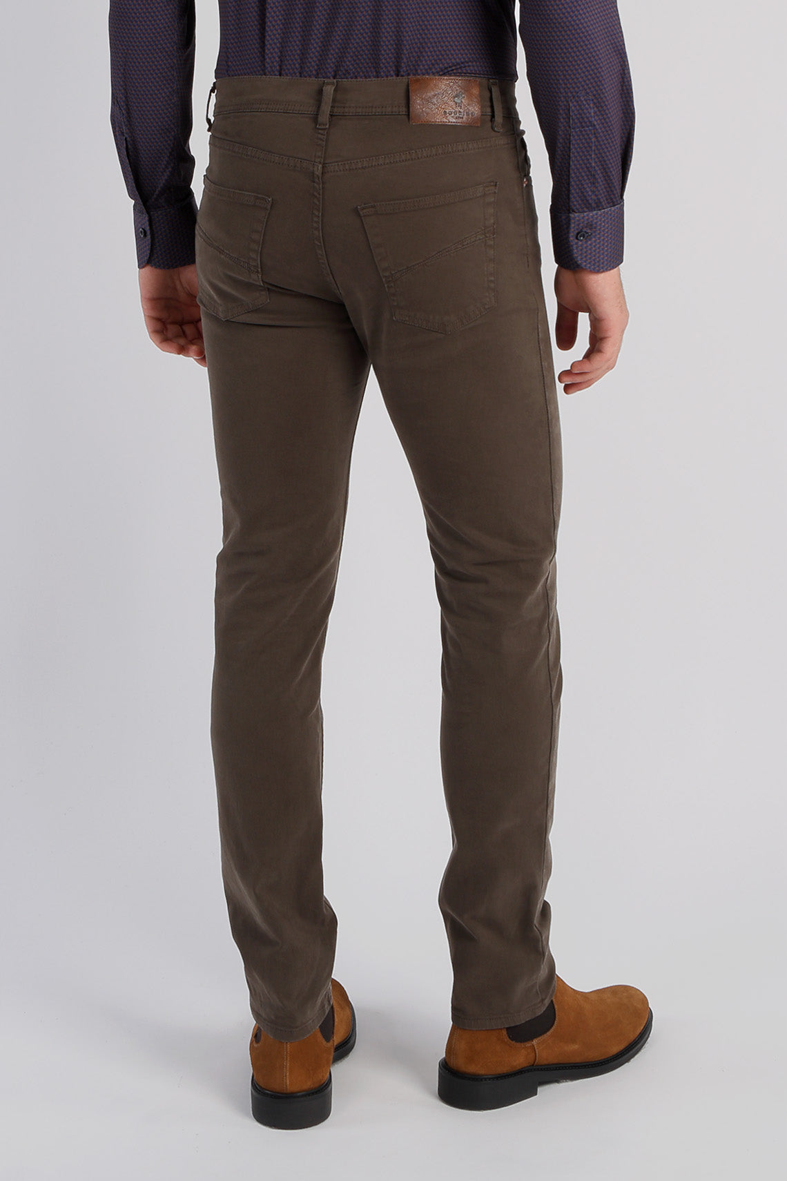 5-Pocket trousers in garment-dyed stretch gabardine custom fit