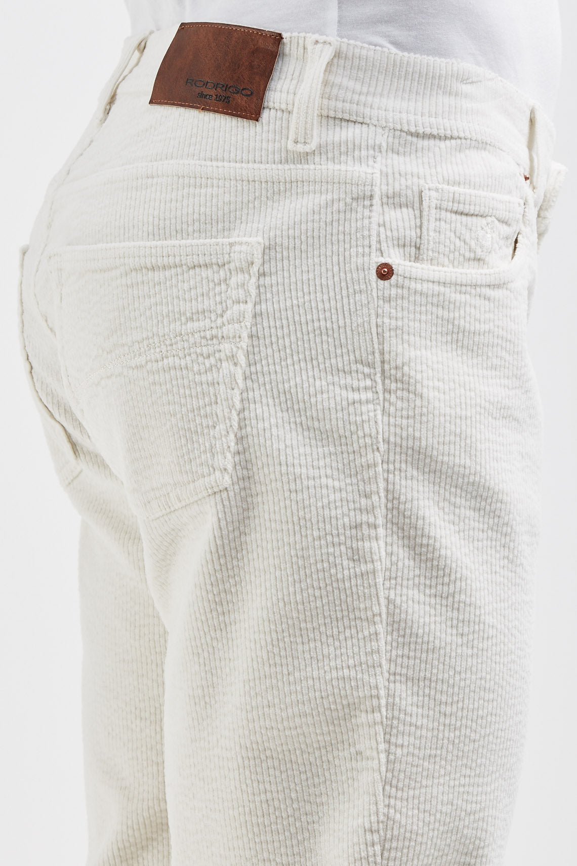 Pantalone 5 tasche in velluto 500 righe stretch tinto capo slim fit