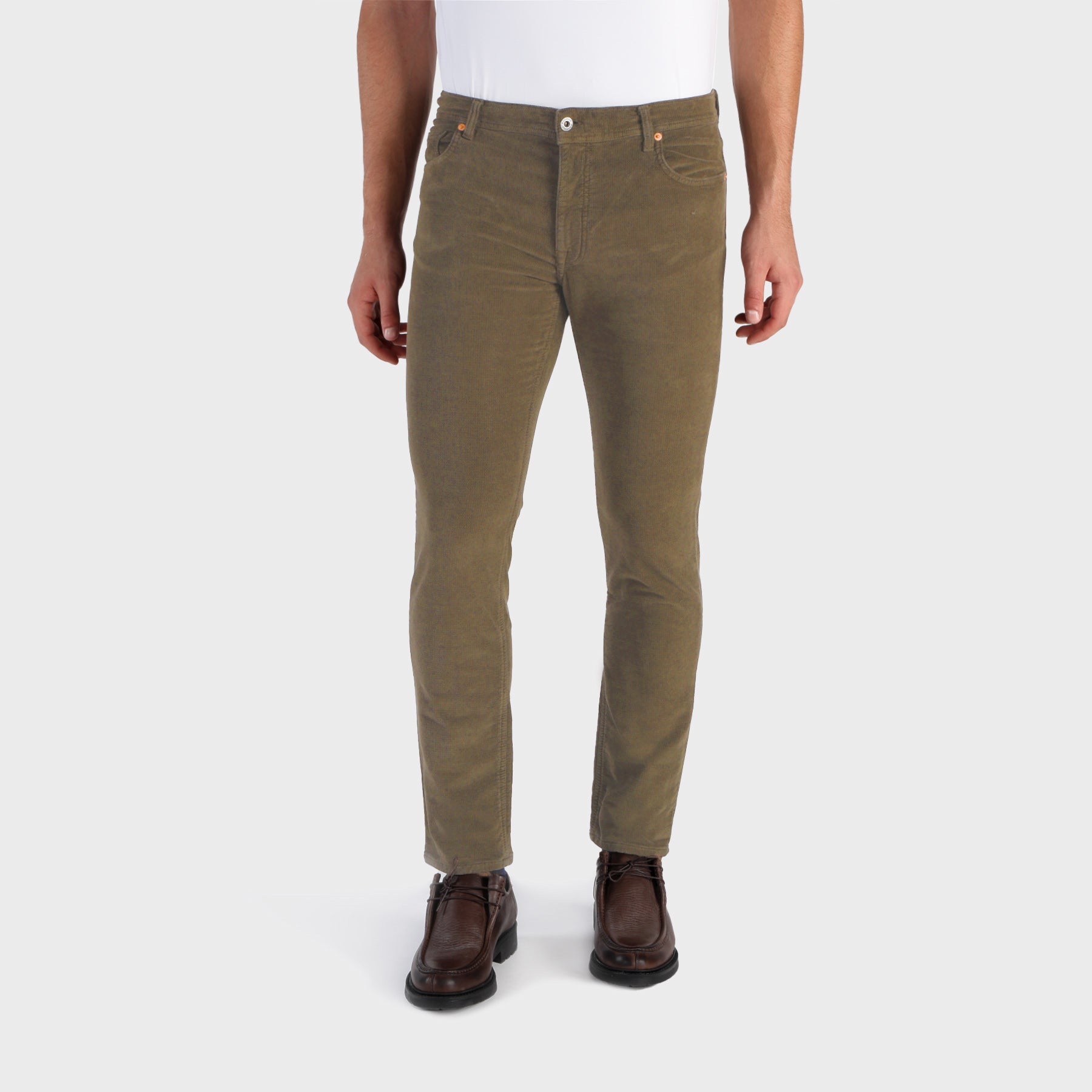 5-Pocket trousers in garment-dyed stretch gabardine slim fit
