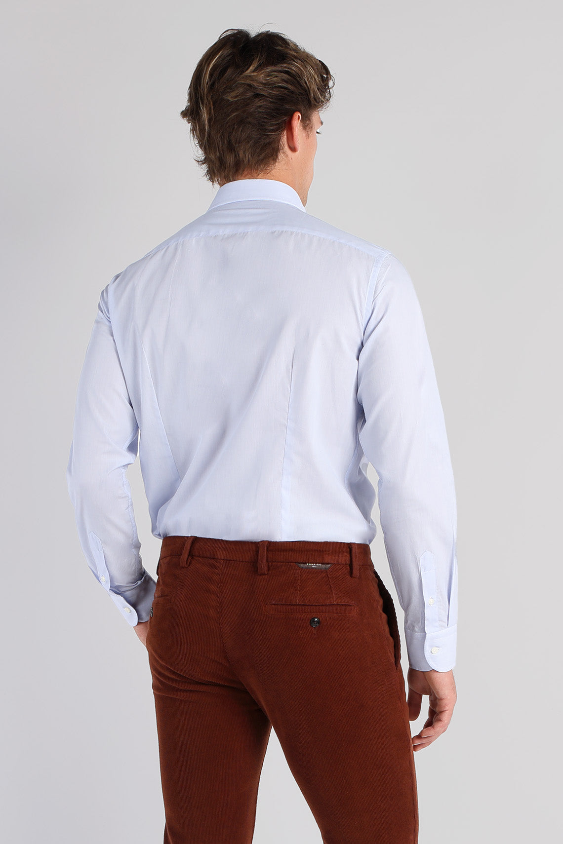 Camicia a righe sottili con collo francese